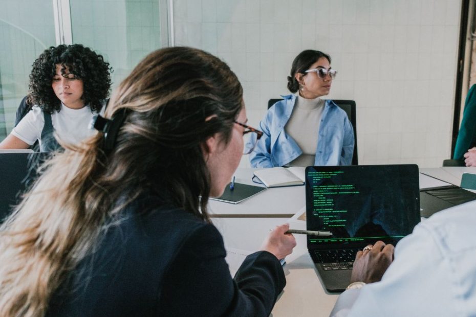 OrangeHRM ppen source vs édition SaaS